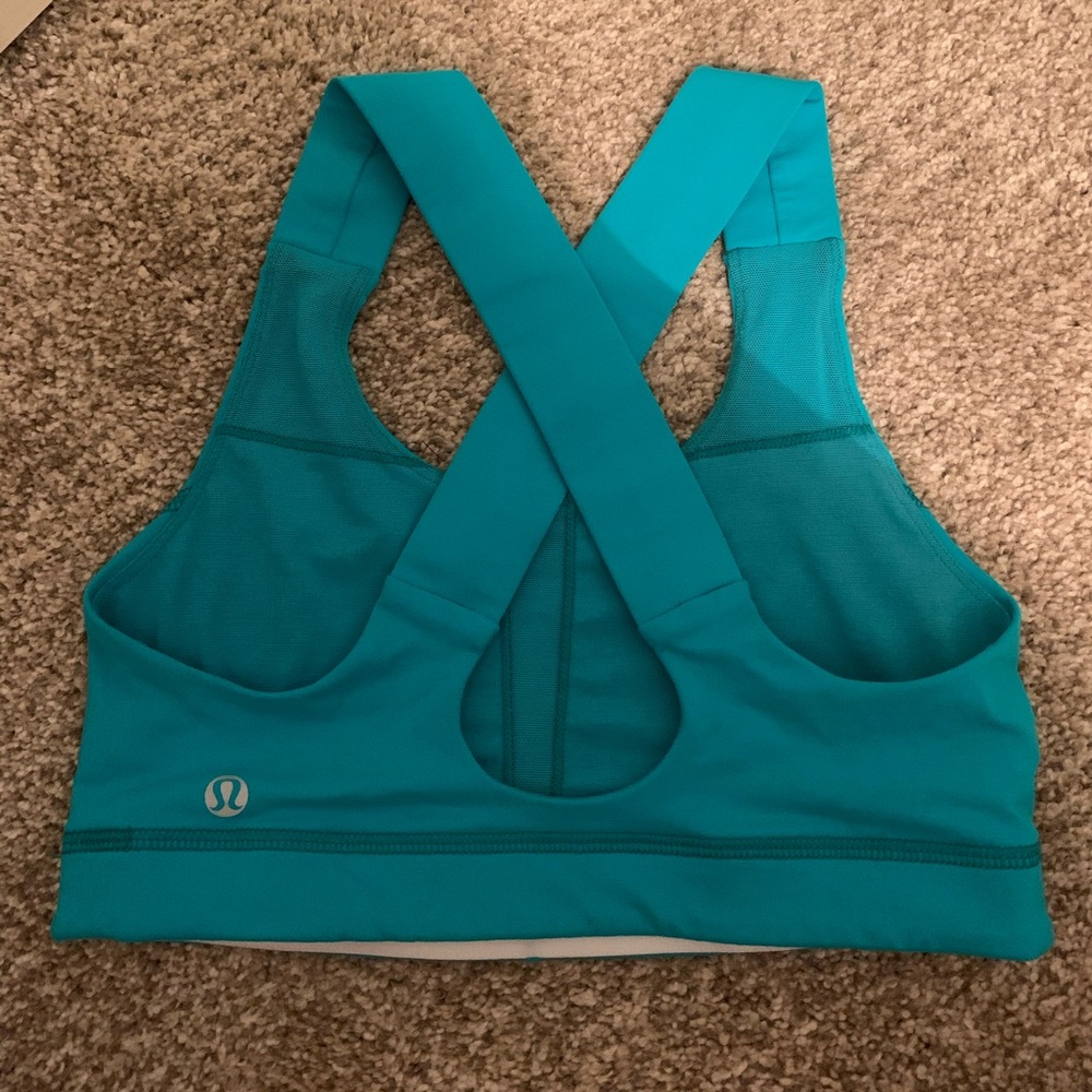 Lululemon sports bra